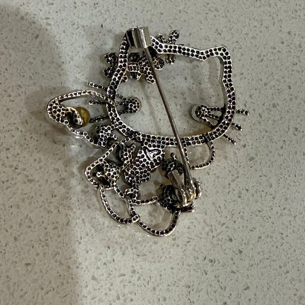 Hello Kitty Angel Brooch